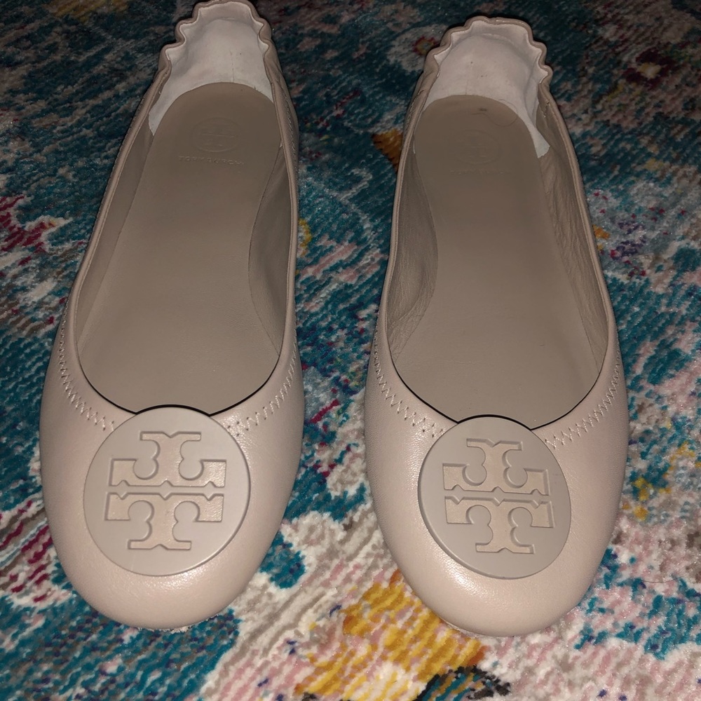 Tory Burch taupe/grey leather flats